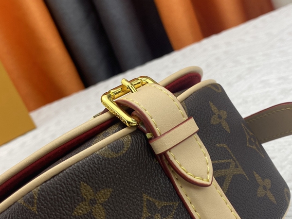 ルイヴィトンバッグ角部分ディテール